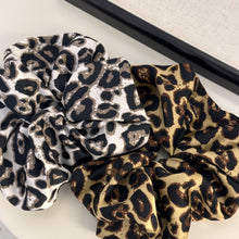 Load image into Gallery viewer, Leopard Elastic Hair Scrunchy